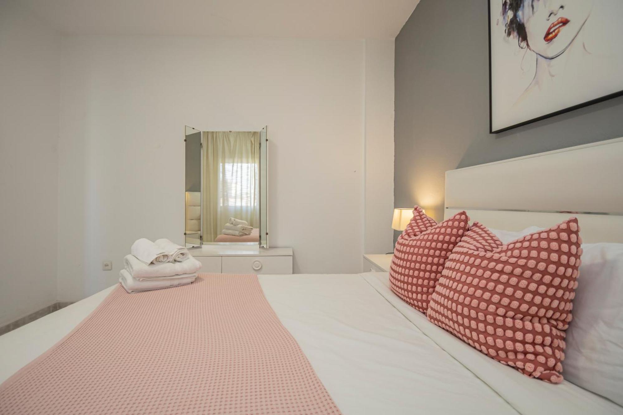 Apartament Perfect Getaway In Triana - 15M Walk Giralda Sewilla Zewnętrze zdjęcie